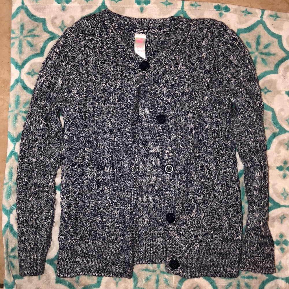 Great condition long Girls 4T cardigan, so cute!